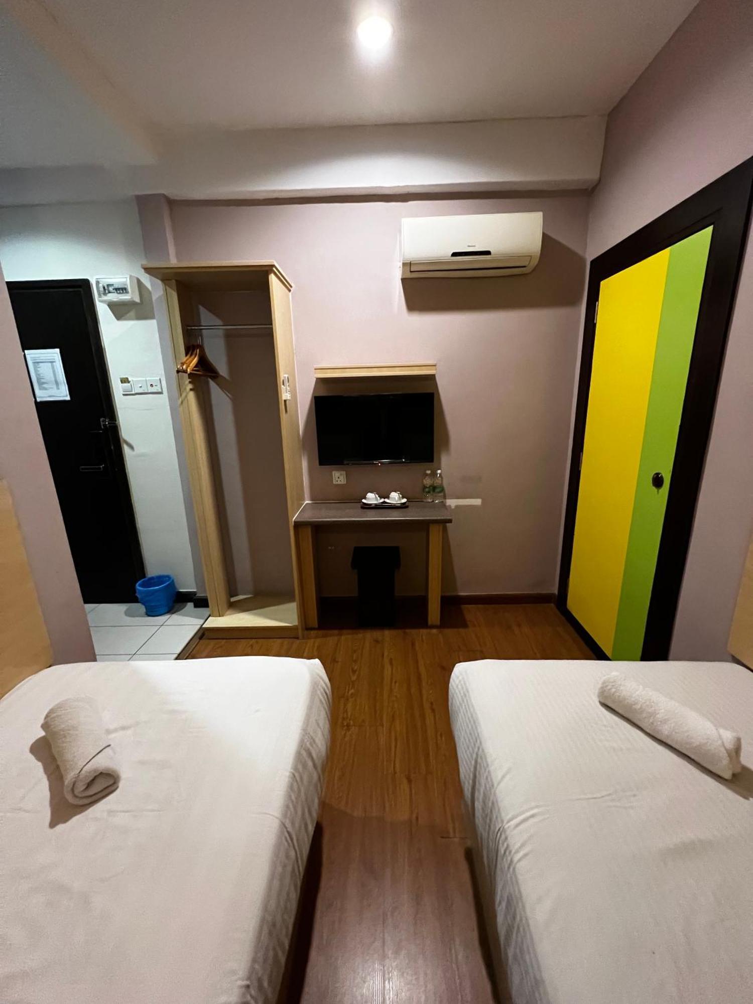 Hotel Economy Kapar Екстериор снимка